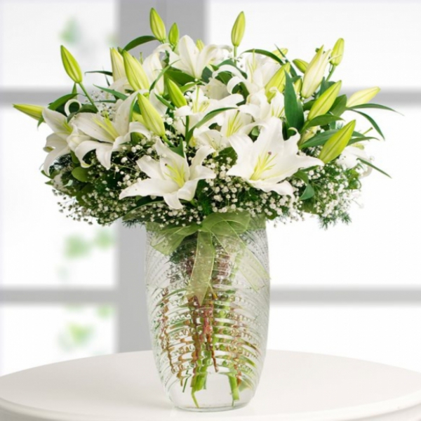  Antalya Lara Çiçek Siparişi Beyaz Lilyum Aranjman