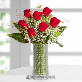  Antalya Lara Çiçek Gönder Cam Vazoda 7 Kırmızı Gül